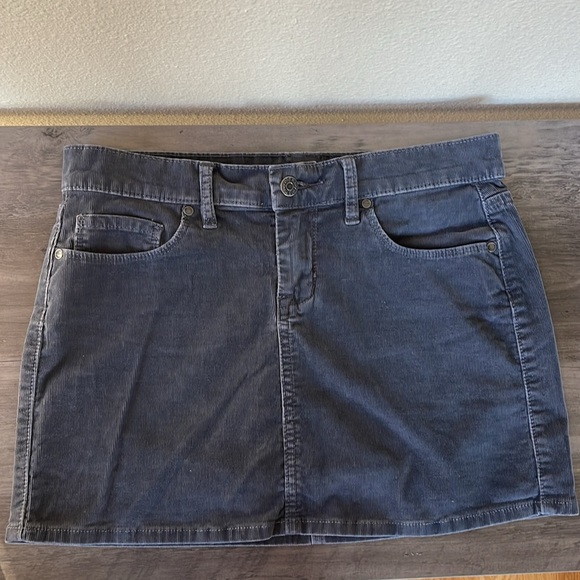 ⭐️Old Navy Gray Corduroy Skirt Size 2 - Picture 6 of 10